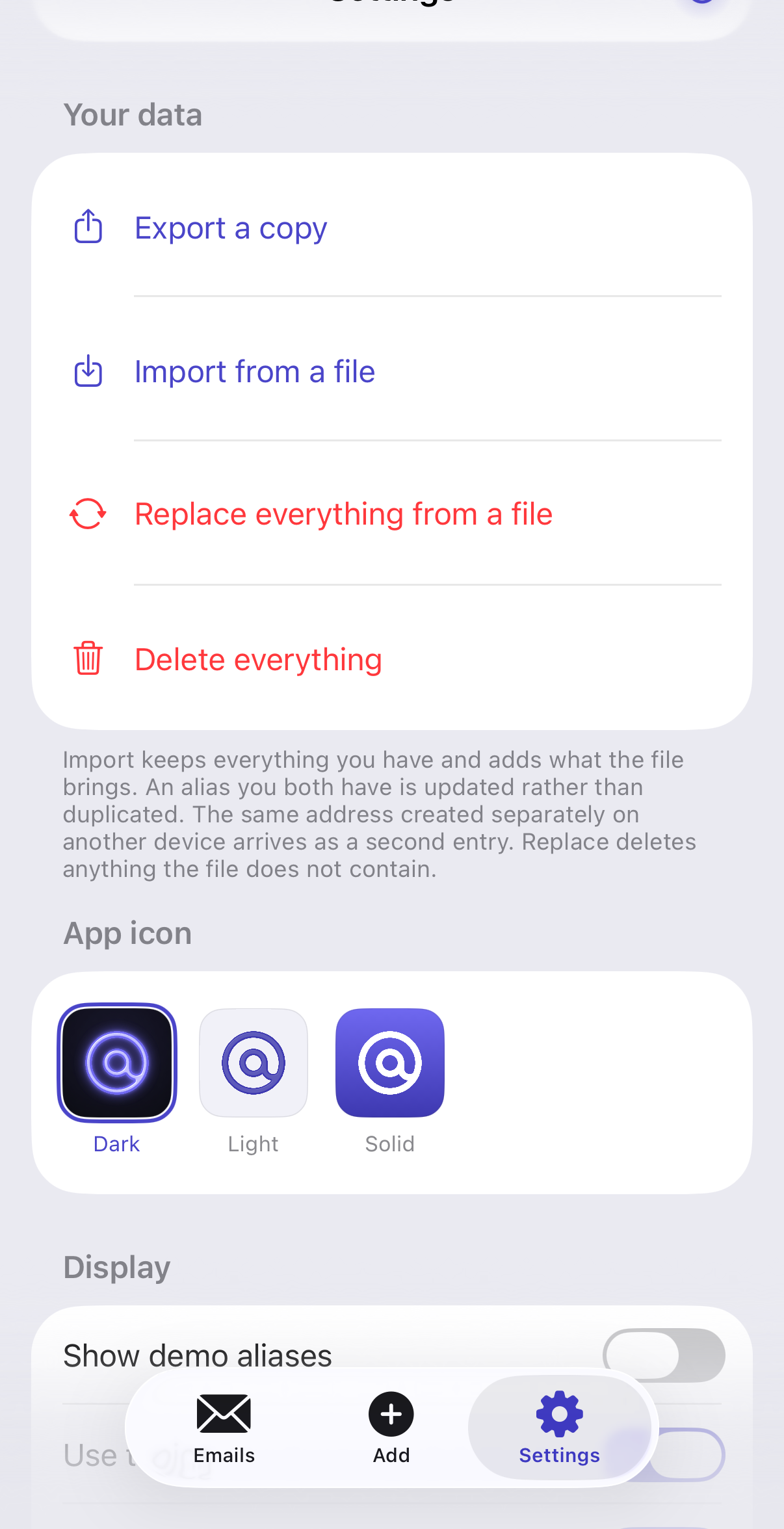 Settings showing the backup block and the data block: restore a copy, back up to a folder, export, import, replace, delete.